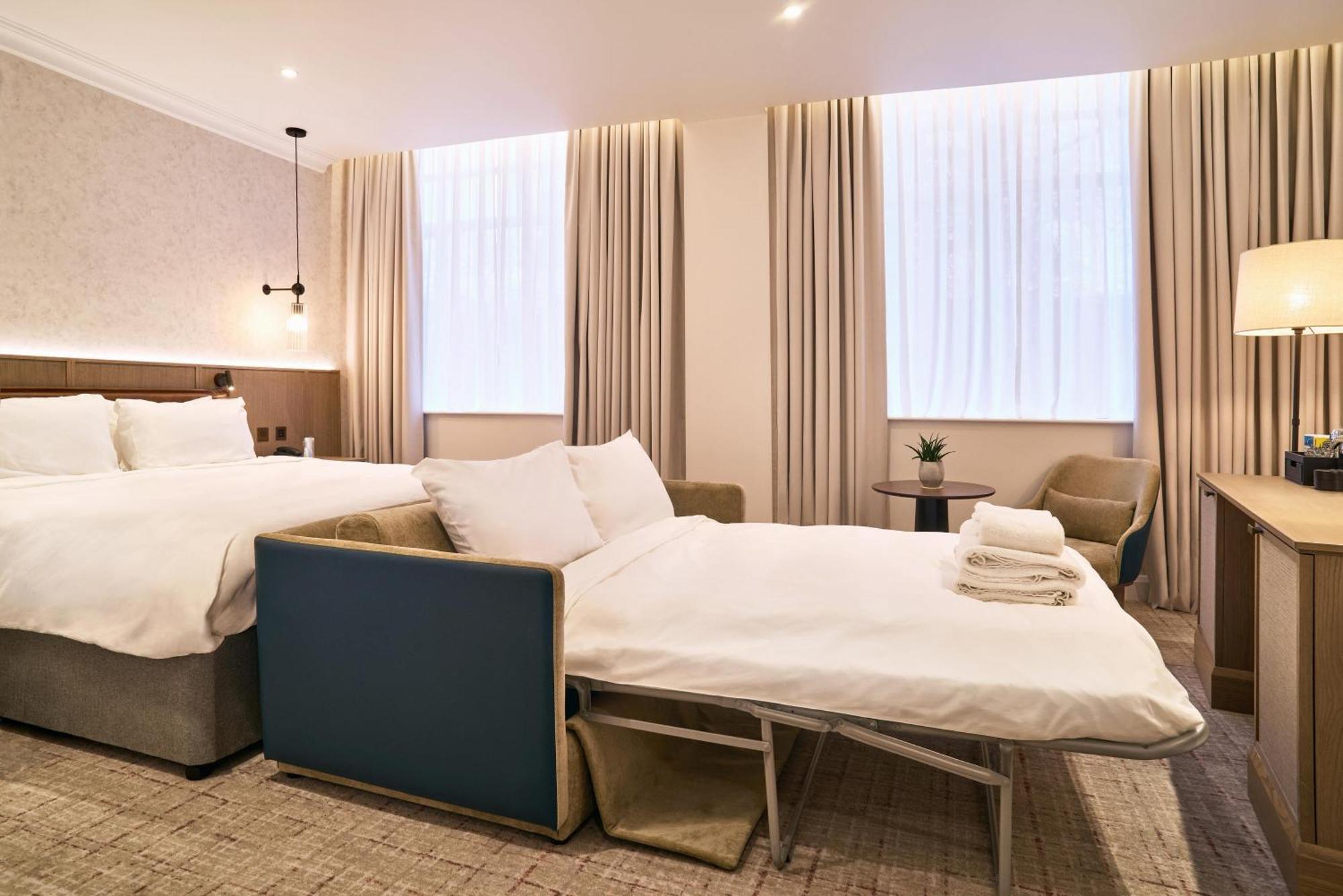 Premium Family Room